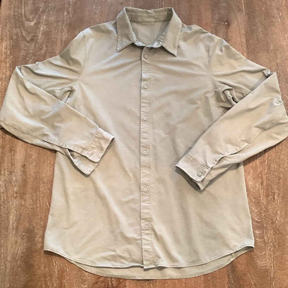 Lululemon Large Commission Long Sleeve Shirt in Green Fern Enzyme Dye